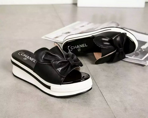 CHANEL Slippers Women--013